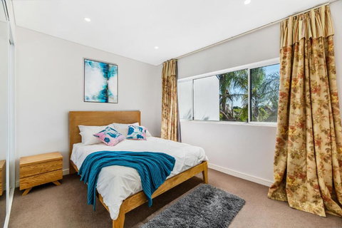 Relax In A Spacious & Modern Townhouse In Asquith - Hervey Bay Accommodation 4