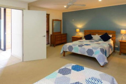 Blue Water Retreat Downstairs - Hervey Bay Accommodation 0