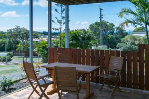 Blue Water Retreat Downstairs - Hervey Bay Accommodation 2