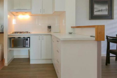 Blue Water Retreat Downstairs - Hervey Bay Accommodation 4