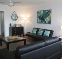 Charming Beach House - Hervey Bay Accommodation