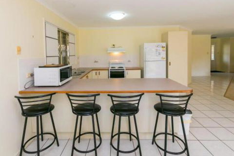 Cozy Family Holiday House - Hervey Bay Accommodation 0