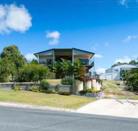 Blue Water Retreat Upstairs  Downstairs - Hervey Bay Accommodation