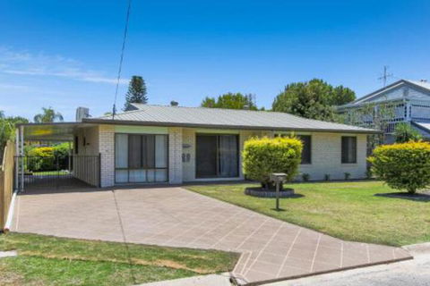 Hibiscus Holiday Home - Hervey Bay Accommodation 6