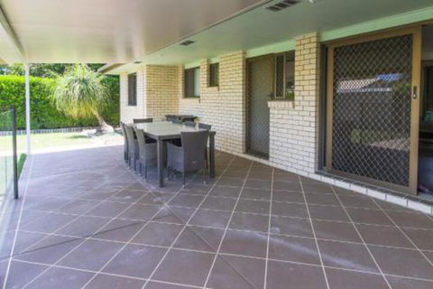 Hibiscus Holiday Home - Hervey Bay Accommodation 3