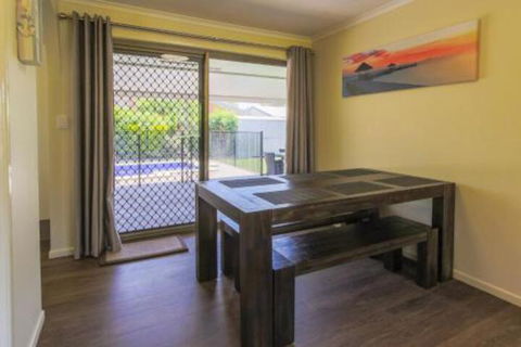 Hibiscus Holiday Home - Hervey Bay Accommodation 2