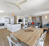 Upstairs  Downstairs 81 Denman Camp Rd - Hervey Bay Accommodation
