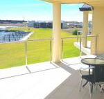 Island Waterfront Getaway WiFi - Hervey Bay Accommodation