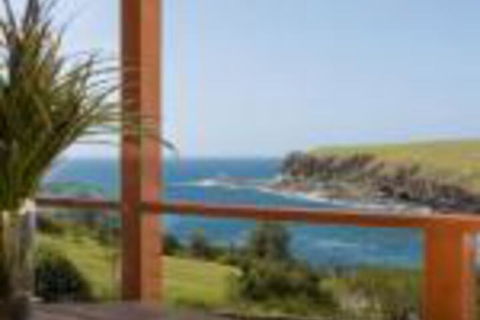 Absolute Oceanfront Cottage - Hervey Bay Accommodation 0