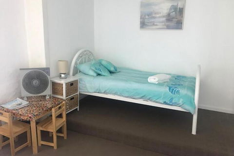 Absolute Oceanfront Cottage - Hervey Bay Accommodation 5