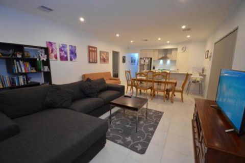 Park View Modern House - Tourism Hervey Bay 0