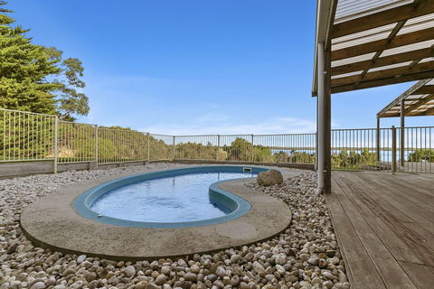 Waterview Estate Free Wifi Amazing Ocean Views - Hervey Bay Accommodation 0