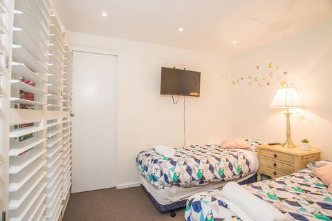 Ultimate Sandringham Beach Front Luxury House - Hervey Bay Accommodation 6