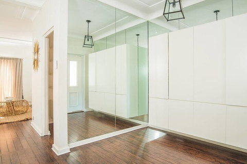 Ultimate Sandringham Beach Front Luxury House - Hervey Bay Accommodation 7