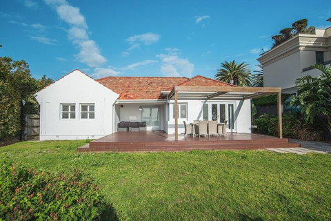 Ultimate Sandringham Beach Front Luxury House - Hervey Bay Accommodation 3