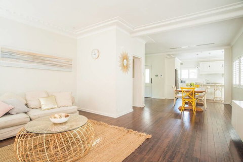 Ultimate Sandringham Beach Front Luxury House - Hervey Bay Accommodation 5