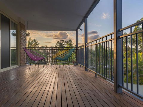 Magnificent Lakeview House Long Jetty - Tourism Hervey Bay 7