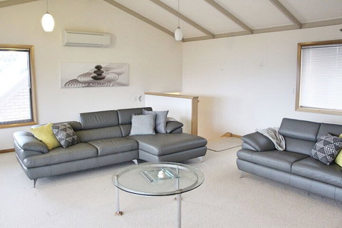 Elegant Style Bay Of Fires - Tourism Hervey Bay 5