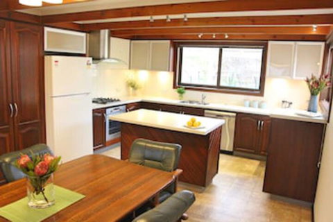 Elegant Style Bay Of Fires - Tourism Hervey Bay 0