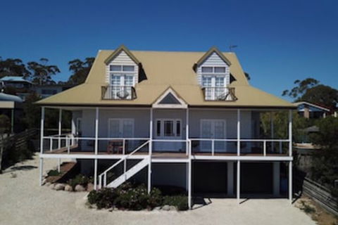 Monterey Bay Of Fires - Tourism Hervey Bay 0