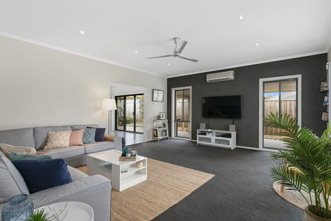Beached AS Free Wifi Netflix & Foxtel Heated Pool - Hervey Bay Accommodation 7
