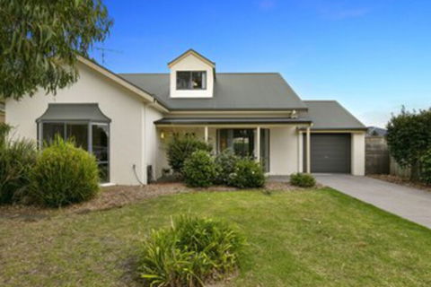 Beached AS Free Wifi Netflix & Foxtel Heated Pool - Hervey Bay Accommodation 0