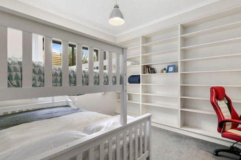 Beached AS Free Wifi Netflix & Foxtel Heated Pool - Hervey Bay Accommodation 6