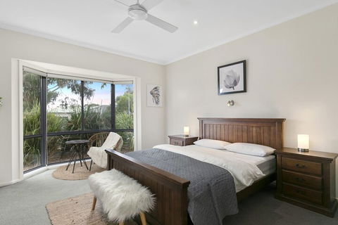 Beached AS Free Wifi Netflix & Foxtel Heated Pool - Hervey Bay Accommodation 3
