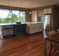 THE Lake House - Surf Side - Hervey Bay Accommodation