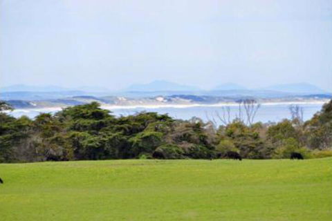 THE Lake House - Surf Side - Hervey Bay Accommodation 4
