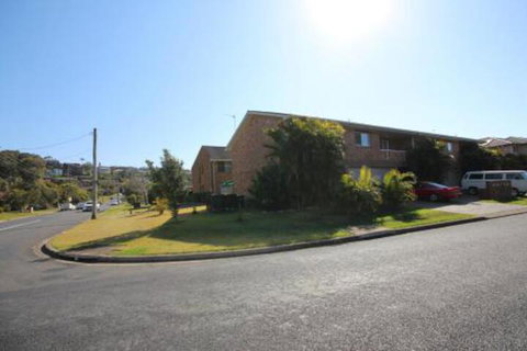 1 / 2 Brunswick Avenue - Hervey Bay Accommodation 0