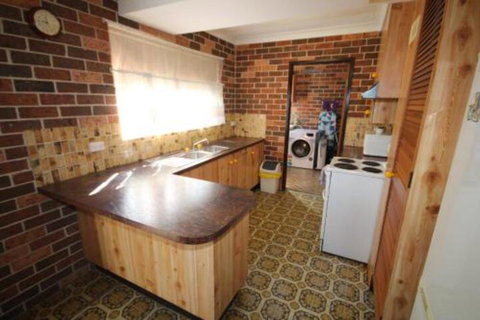 1 / 2 Brunswick Avenue - Hervey Bay Accommodation 4