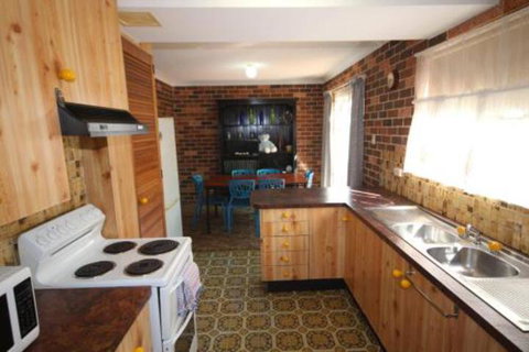 1 / 2 Brunswick Avenue - Hervey Bay Accommodation 6