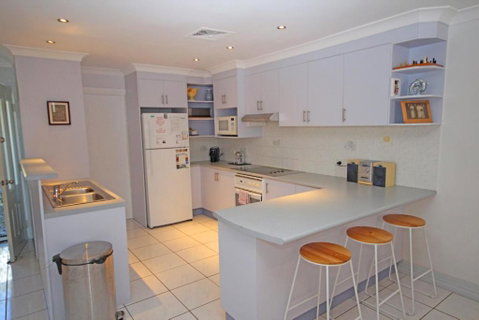 Paradise Waters No. 13 - Hervey Bay Accommodation 4
