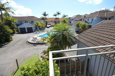 Paradise Waters No. 19 - Hervey Bay Accommodation 1