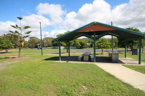 Paradise Waters No. 19 - Hervey Bay Accommodation 4