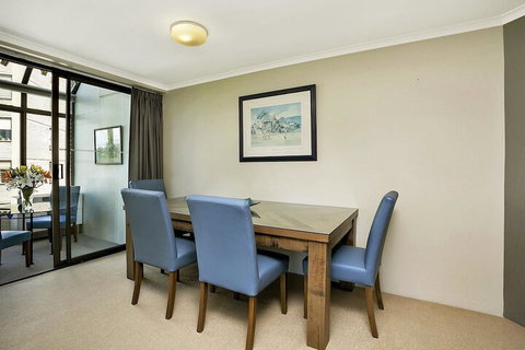HAMP1 Bright Apartment In Cremorne - Hervey Bay Accommodation 1