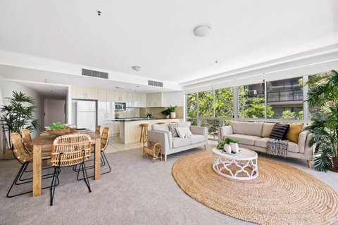 Luxury Waterfront Maroochydore Free Wine Netflix Parking - Hervey Bay Accommodation 2