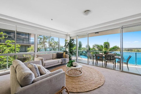 Luxury Waterfront Maroochydore Free Wine Netflix Parking - Hervey Bay Accommodation 6