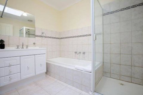 98tullamarine6mins Airportholiday House - Tourism Hervey Bay 3