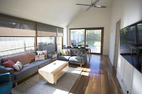 GALWAY COTTAGE - Tourism Hervey Bay 3