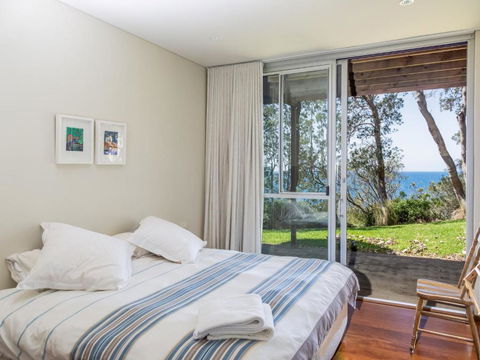 ARGYLL MOLLYMOOK Absolute Waterfront - Tourism Hervey Bay 1