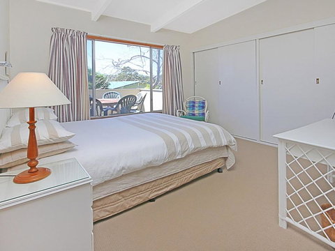 REST ASHORE At MOLLYMOOK - Tourism Hervey Bay 5