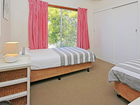 REST ASHORE At MOLLYMOOK - Tourism Hervey Bay 2