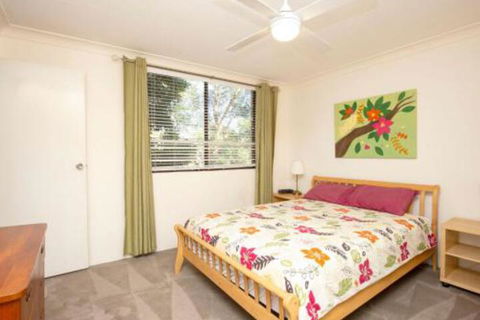 Apartment With Inground Pool - Hervey Bay Accommodation 3