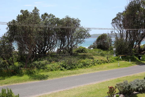 The Crescent Pet Friendly 1 Min To Beach - Hervey Bay Accommodation 5