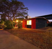 4 Page Street Colourful  Shady 3 Bedroom Home - Tourism Hervey Bay