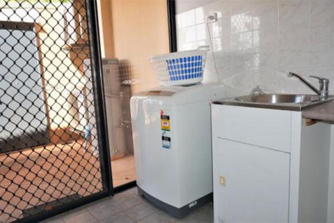 Ningaloo Breeze Villa 6 3 Bedroom Fully Self Contained Holiday Accommodation - Tourism Hervey Bay 5