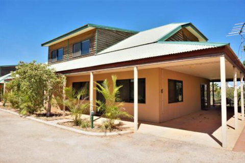 Ningaloo Breeze Villa 3 3 Bedroom Fully Self Contained Holiday Accommodation - Hervey Bay Accommodation 0