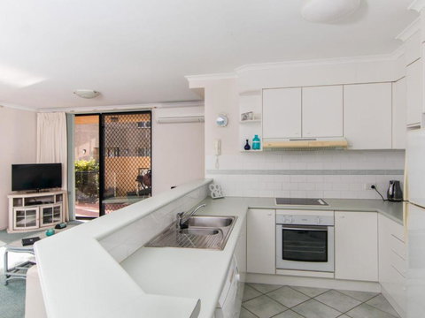 Horizons 1 - Hervey Bay Accommodation 2